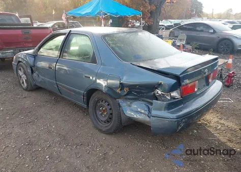 2001 Toyota Camry Le from USA, damaged, VIN 4T1BG22K61U813475